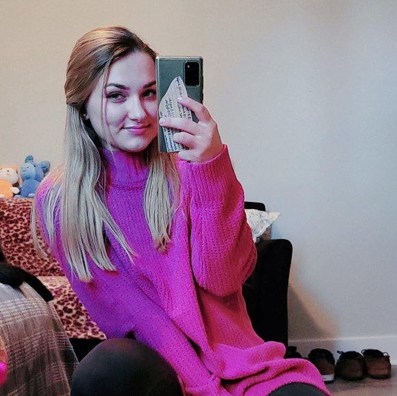 Profile Picture of Autumn Ciesielski (@autumnciecie) on Poshmark