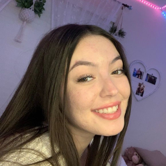 Profile Picture of Jasmine Abbott (@jassywassy_13) on Poshmark