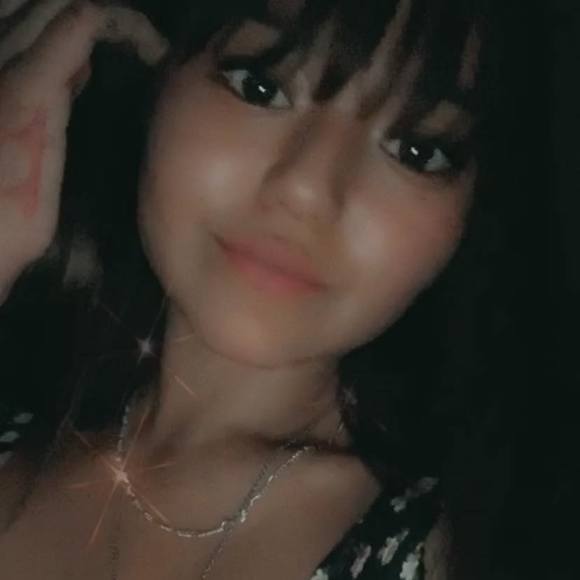 Profile Picture of Julya Shimada (@julyashimada) on Poshmark