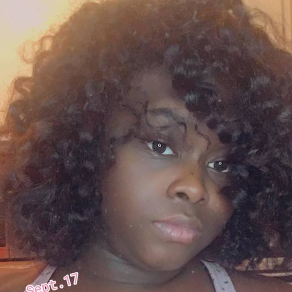 Profile Picture of Dunshae Brown (@karenbrown96) on Poshmark