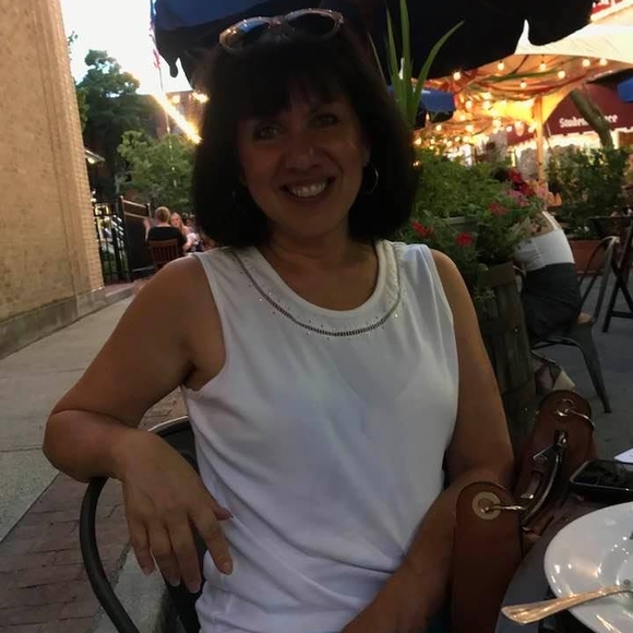 Profile Picture of Dawn Slinsky (@dawnfrommass) on Poshmark