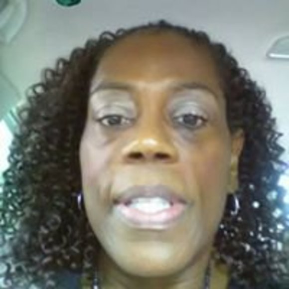 Profile Picture of Kim Muller (@memakim) on Poshmark