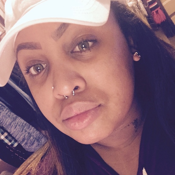 Profile Picture of Breanna Casson (@breannacasson20) on Poshmark