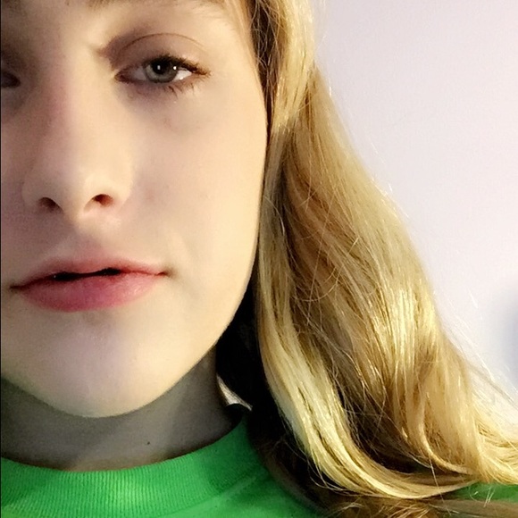Profile Picture of Cassie Stempien (@cstempy111) on Poshmark