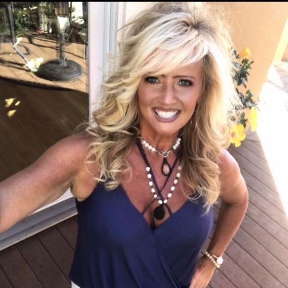 Profile Picture of Debbie Lupton (@deblupton) on Poshmark