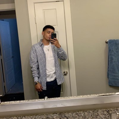 Profile Picture of Mike (@MichaelSaenz___) on Twitter