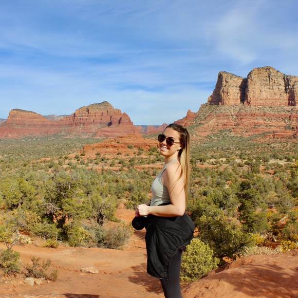 Profile Picture of Anna Bertsch-jones (@anna1707) on Poshmark