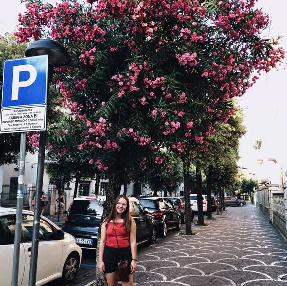 Profile Picture of Kendall Kleinman (@kendallkleinman) on Poshmark