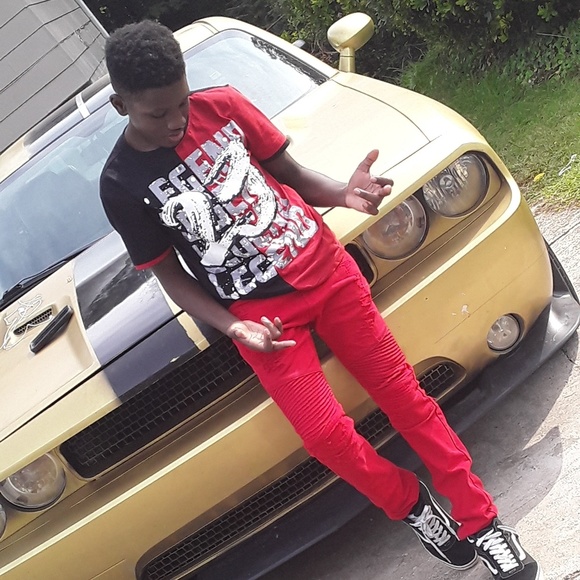 Profile Picture of David Brinkley (@savage_hacker27) on Poshmark