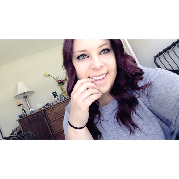 Profile Picture of Jessica Levinson (@jess_levinson) on Poshmark