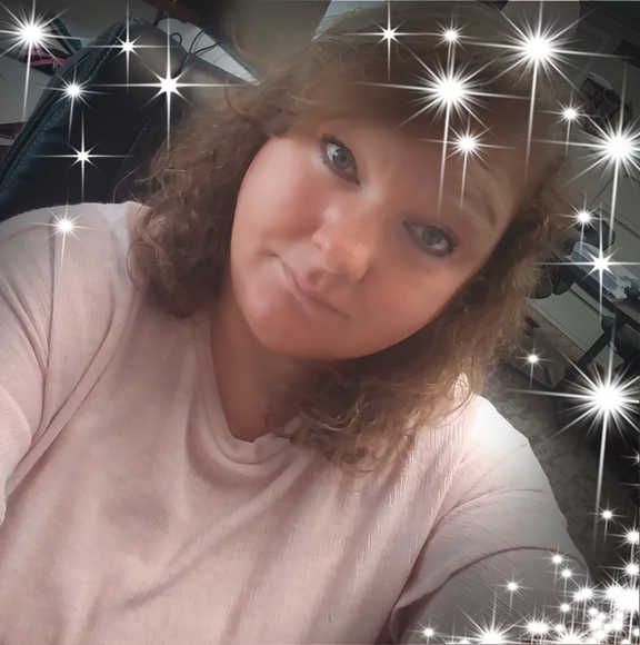 Profile Picture of Heather Blevins (@heatherward43) on Poshmark