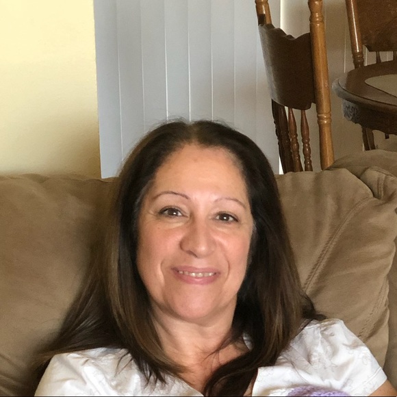 Profile Picture of Vicky Richardson (@vickyr1963) on Poshmark