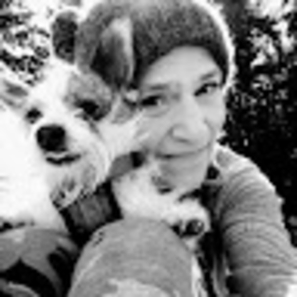 Profile Picture of Suzie Calicoat (@suziecalicoat) on Poshmark