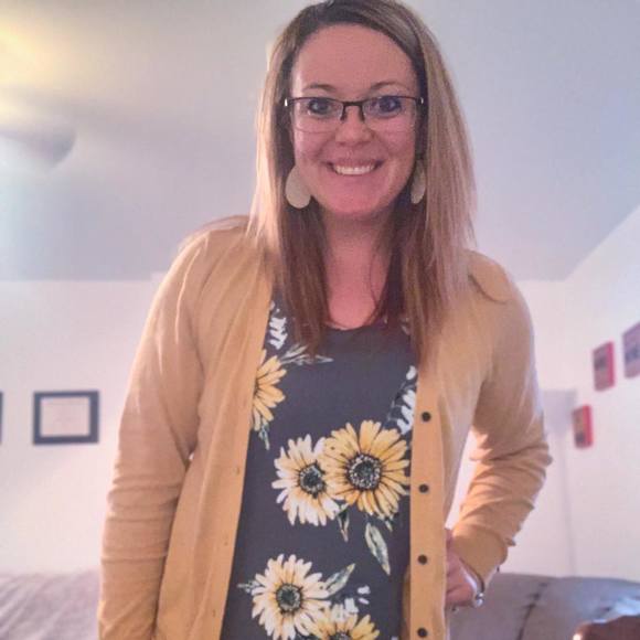 Profile Picture of Cassandra Shaw (@shawcj10) on Poshmark