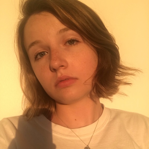 Profile Picture of Haley Stokes (@_haleystokes) on Poshmark