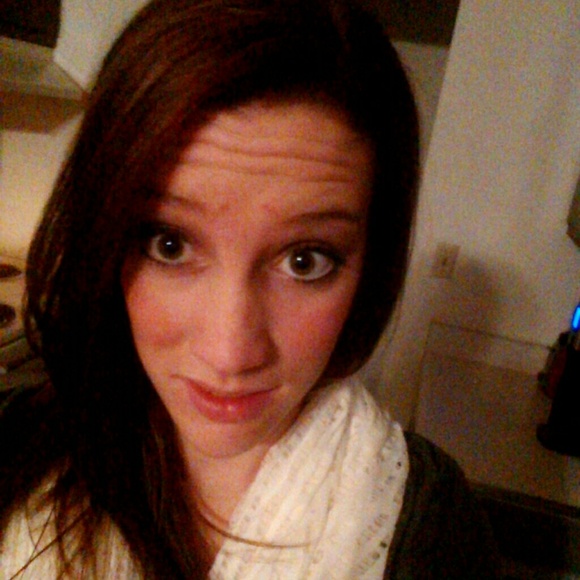Profile Picture of Kaitlyn Vanmeeteren (@k_vanmeeteren1) on Poshmark