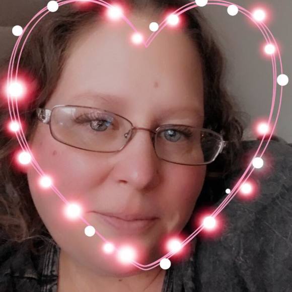 Profile Picture of Rachael Mahurin (@rachmahurin) on Poshmark