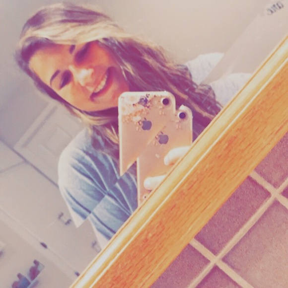 Profile Picture of Hailey Robison (@robison_hailey) on Poshmark