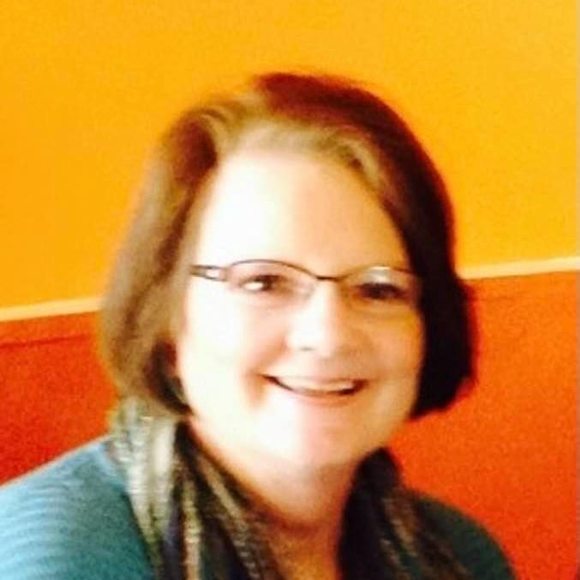 Profile Picture of Cindy Strobeck (@cindystrobeck) on Poshmark