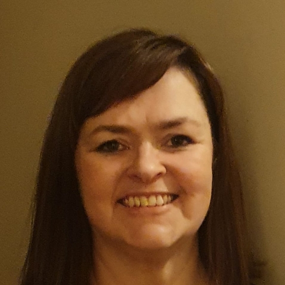 Profile Picture of Alison Devitt (@alisondevitt) on Poshmark