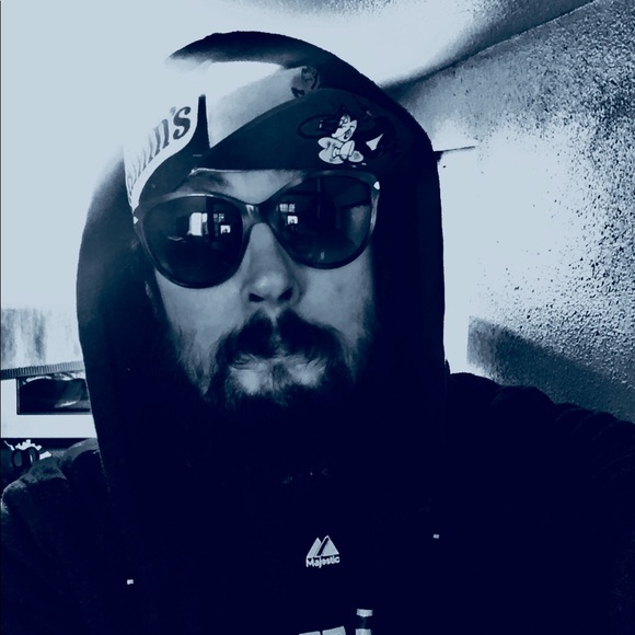 Profile Picture of Ian Glendenning (@rampant118) on Poshmark