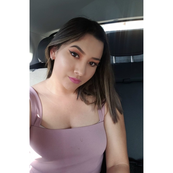 Profile Picture of Mary Argueta (@mary_argueta) on Poshmark