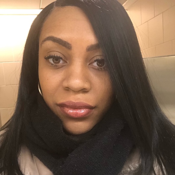 Profile Picture of Monae Singleton (@monae1237) on Poshmark