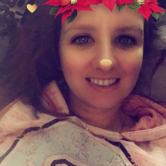 Profile Picture of Kimberly Appell (@kimberlyappell) on Poshmark