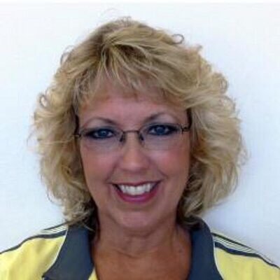 Profile Picture of Julia Bash (@julesbash) on Twitter