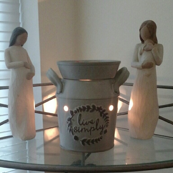 Profile Picture of Kelly Epright (@kellylew67) on Poshmark