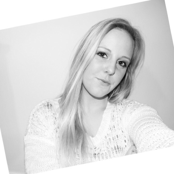 Profile Picture of Meg Sullivan (@meegsullivan) on Poshmark