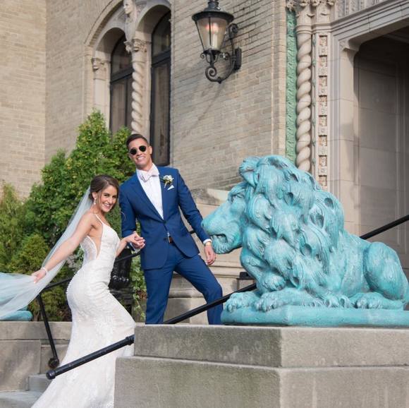 Profile Picture of Julian Bueno (@julianbueno) on Poshmark