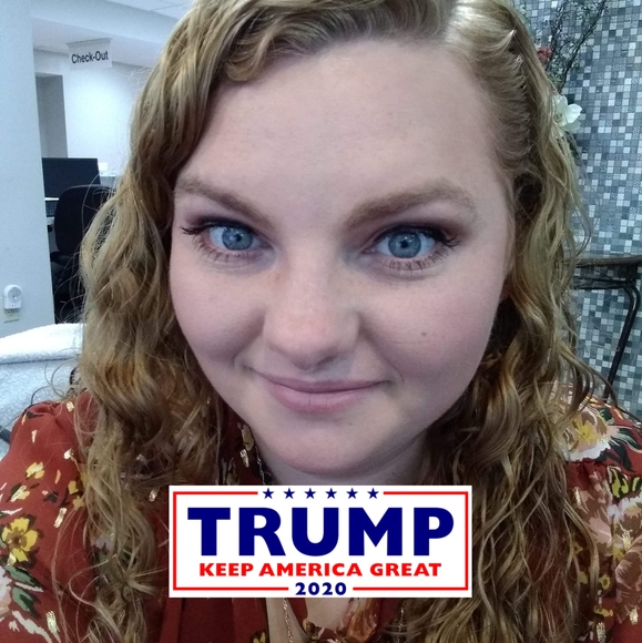 Profile Picture of Brianna Watrous (@bdwatrous95) on Poshmark