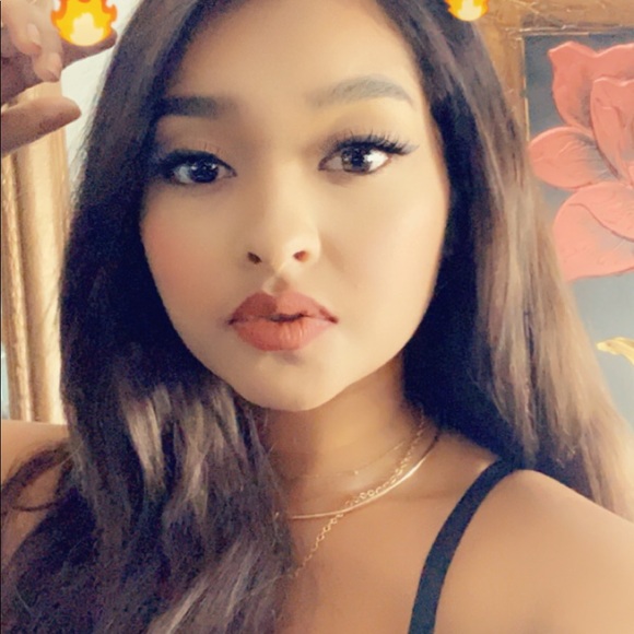Profile Picture of Kimberly Nerio (@kimberly_nerio) on Poshmark