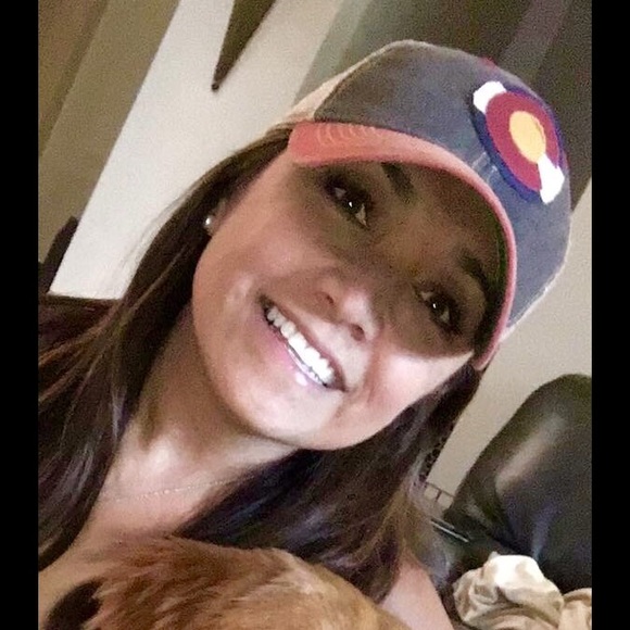 Profile Picture of Ernell Veraldi (@lovesh20) on Poshmark