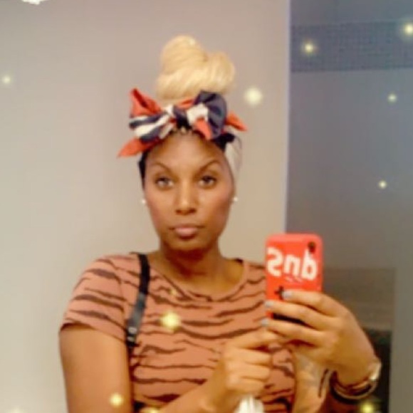 Profile Picture of Kenisha Clarrett (@klarrett) on Poshmark