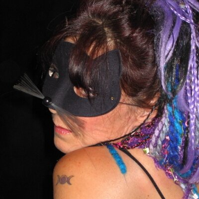 Profile Picture of Caroline James (@RandyTiggs) on Twitter