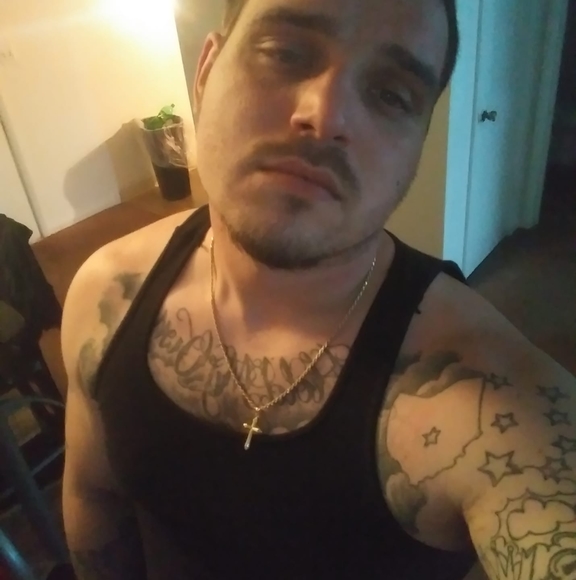 Profile Picture of Aaron Neff (@aaronneff26) on Poshmark