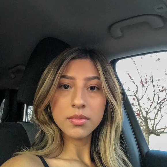 Profile Picture of Jasmine Ledesma (@jasmineledes762) on Poshmark