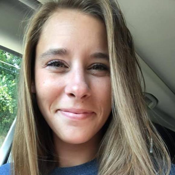 Profile Picture of Stephanie Denges (@denges55) on Poshmark