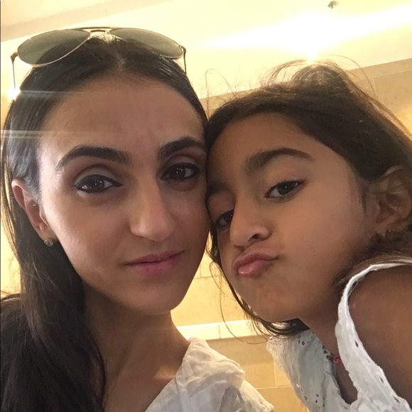 Profile Picture of Rozita Melamed (@rozitamel) on Poshmark