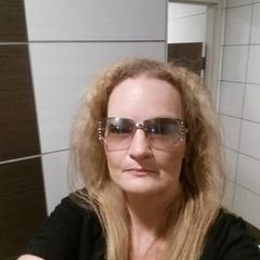 Profile Picture of lesliehawkey (@lesliehawkey) on Tiktok