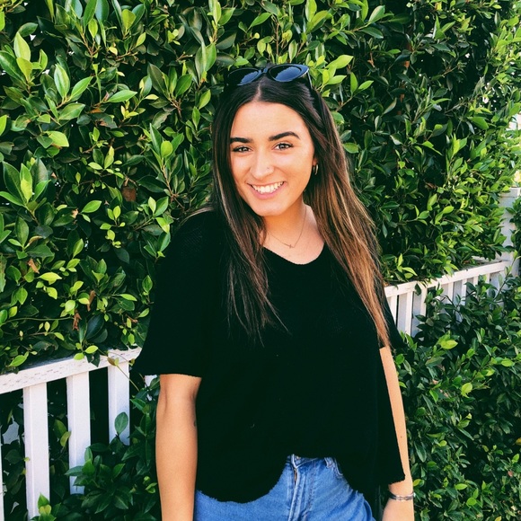 Profile Picture of Haley Budge (@haleybudge) on Poshmark