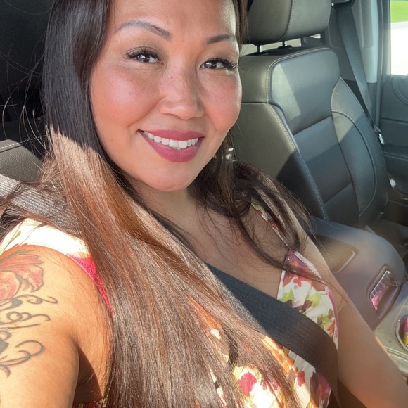 Profile Picture of Vanessa Kutcher (@vanessabrazell) on Poshmark