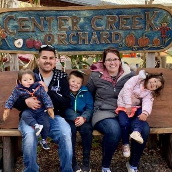 Profile Picture of Alexa Medrano (@alexamedrano) on Poshmark