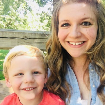 Profile Picture of Tiffany Schultz (@tiff_notes) on Twitter