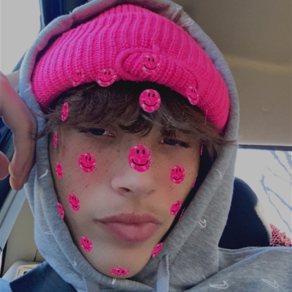 Profile Picture of Joshua Hollowell (@joshuahollowell) on Poshmark