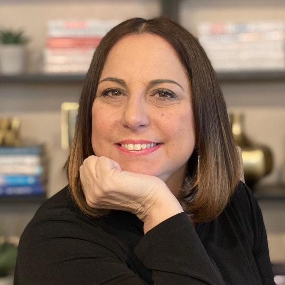 Profile Picture of Kathy Bleier (@kbleier) on Poshmark