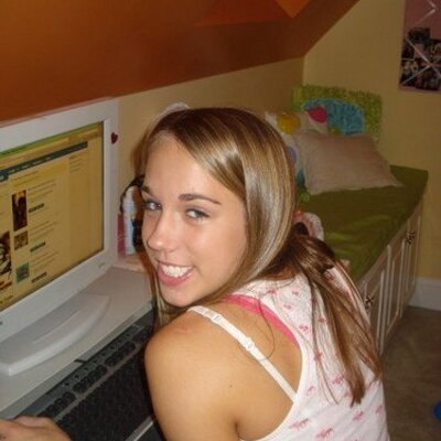 Profile Picture of Hazel Garrison (@Hazelcaz) on Twitter