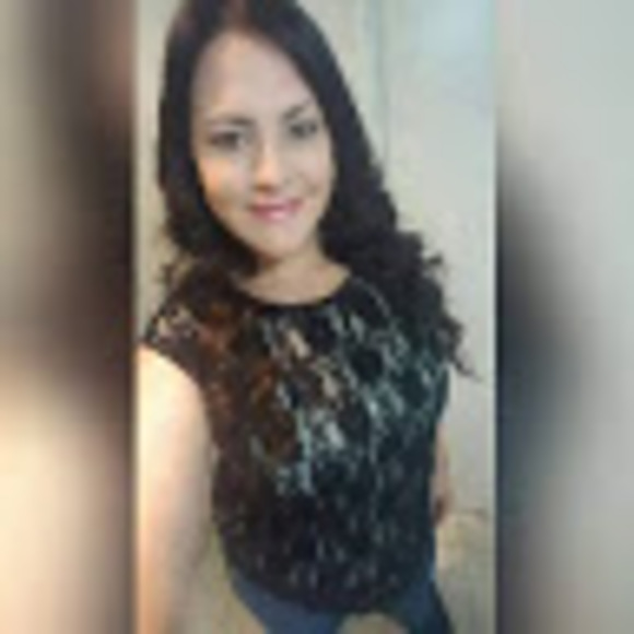 Profile Picture of Danielle Watson (@dmwatson910) on Poshmark